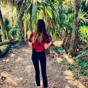 Meet your Posher, Alexis